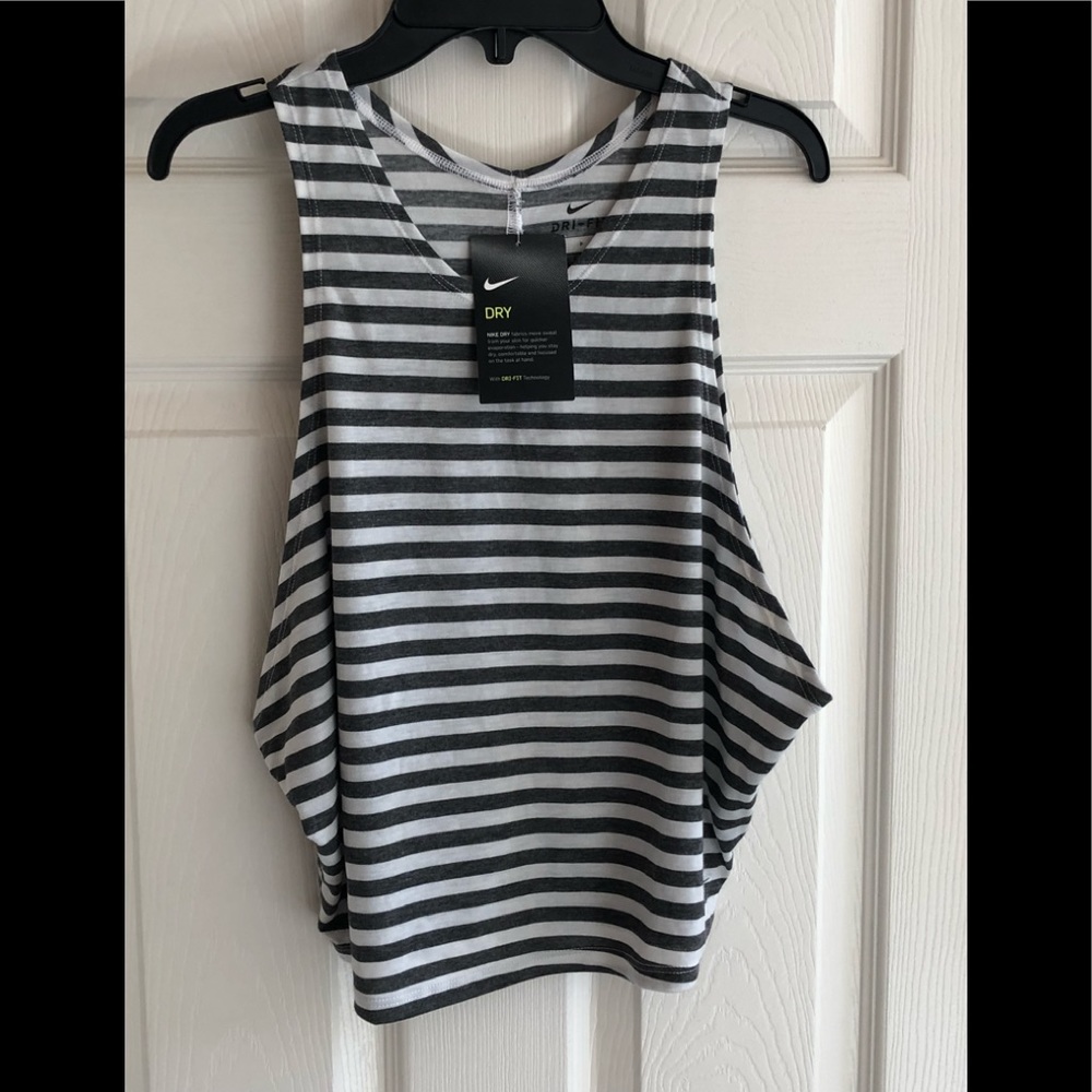 Nike small cropped muscle T